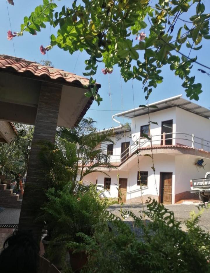 Hotel El Pez Dorado Rio Dulce By Eksteriør billede