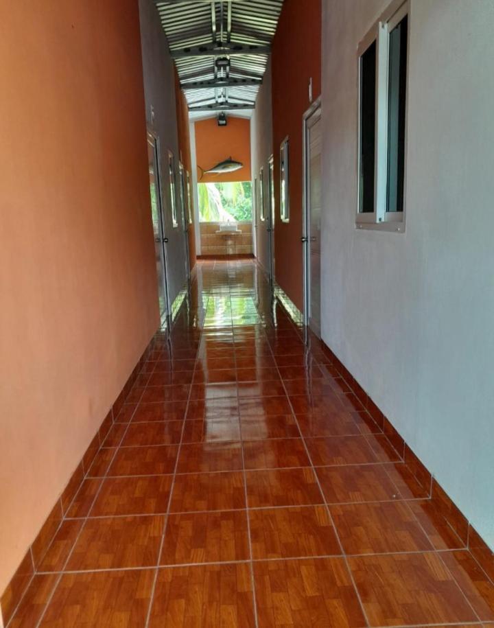 Hotel El Pez Dorado Rio Dulce By Eksteriør billede